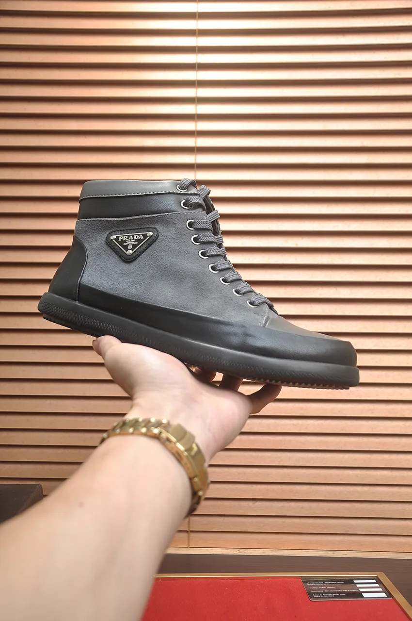 Men's shoes💰480💶【Prada】Trendy brand💞Mainly promote popular models, avant-garde and versatile fashionable men's shoes private version molding, 1:1 replica with glue splicing... Stylish and simple, original imported cowhide foot pads; the atmosphere and personality are more fashionable, eye-catching and pursuing class. It will subvert the old idea and be a must-have for fashionistas who want to spend time with you! Must keep it! High and comfortable but low, high-end quality workmanship. Code number: 38-45 (45 customized)